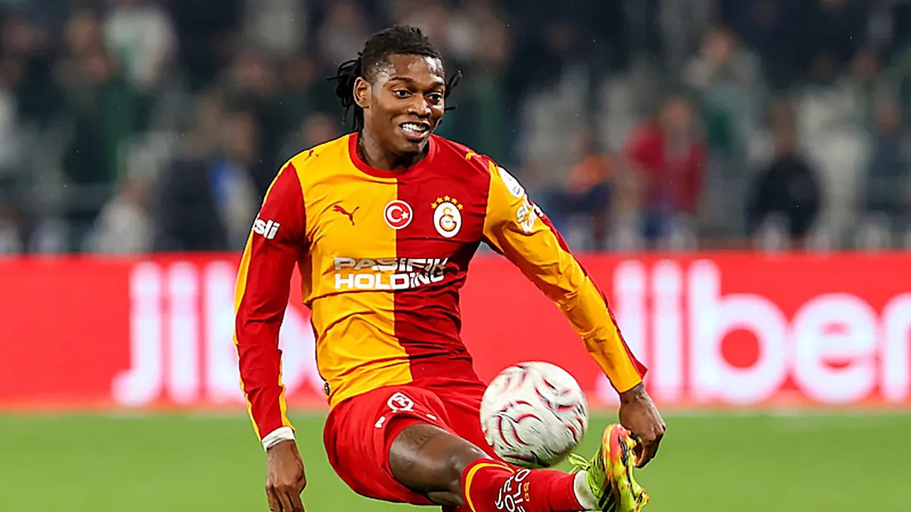 Milan efsanesi Kaka'dan flaş Leao sözleri! "Milan'ın sahibi gibiydi"
