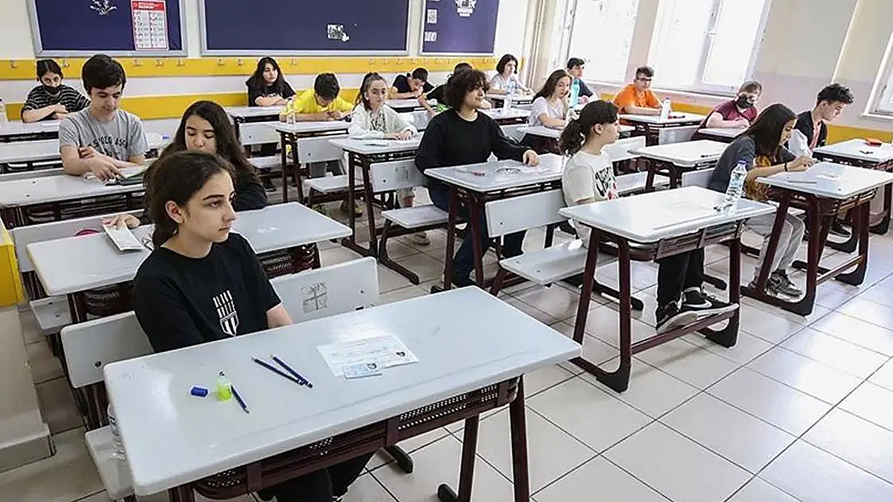 MEB'den ortaokul ve liselere yeni sınav sistemi. Sorular artık havuzdan