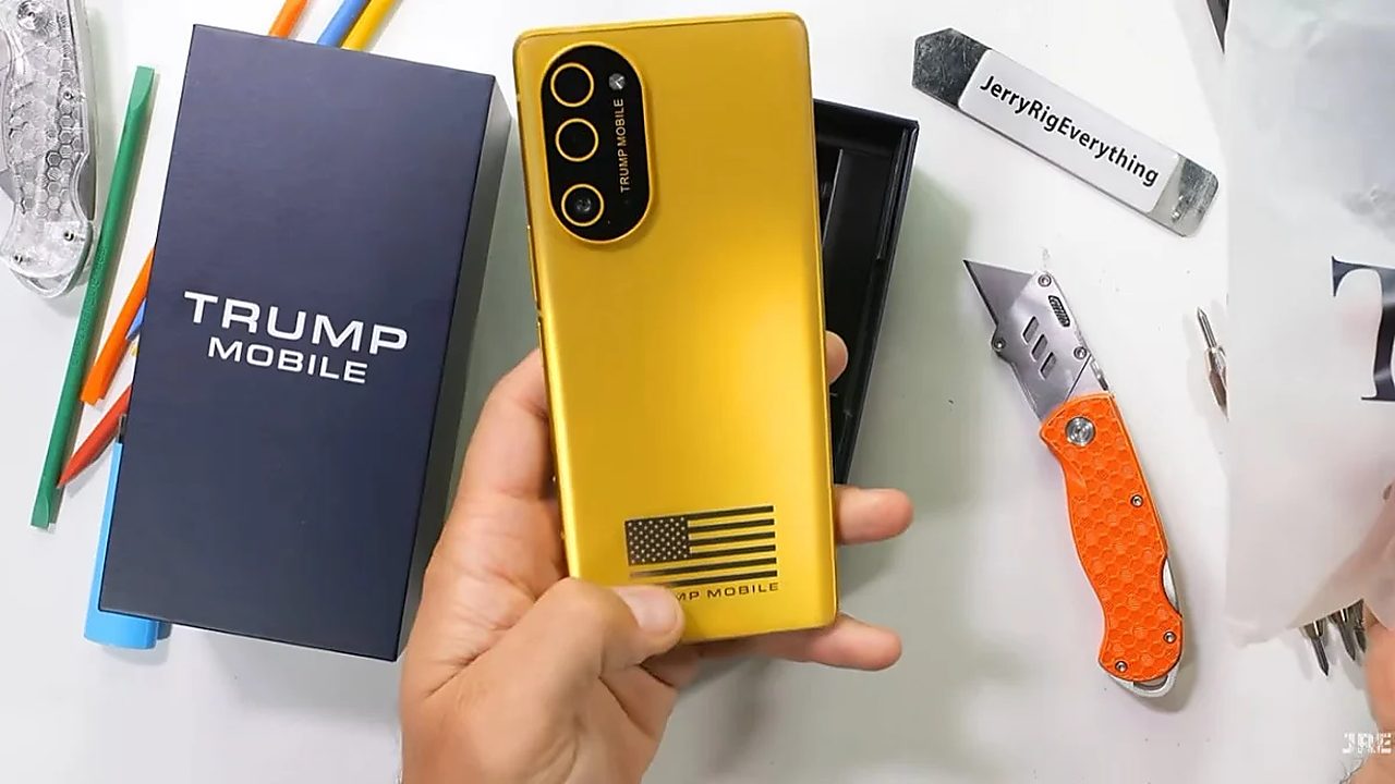 Trump Mobile T1 Dayanıklılık Testi: İçi HTC U24 Pro Çıktı