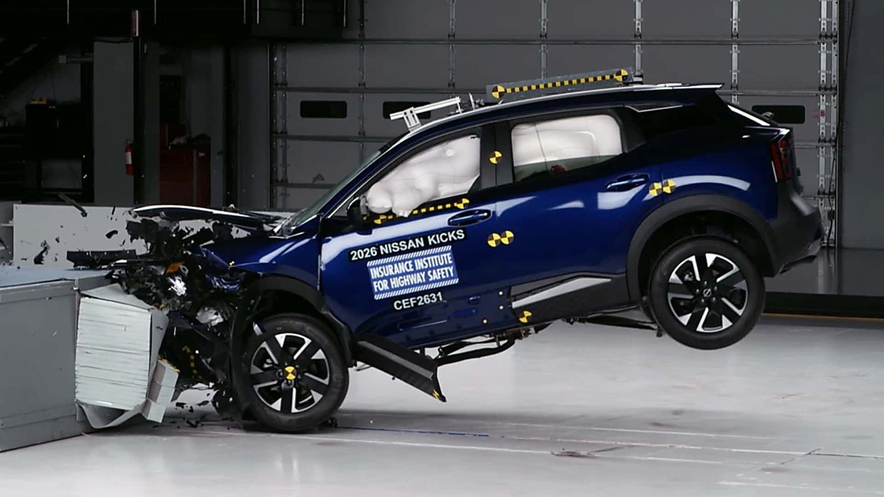 IIHS'in yeni çarpışma testi popüler SUV'lerin sınırını zorluyor