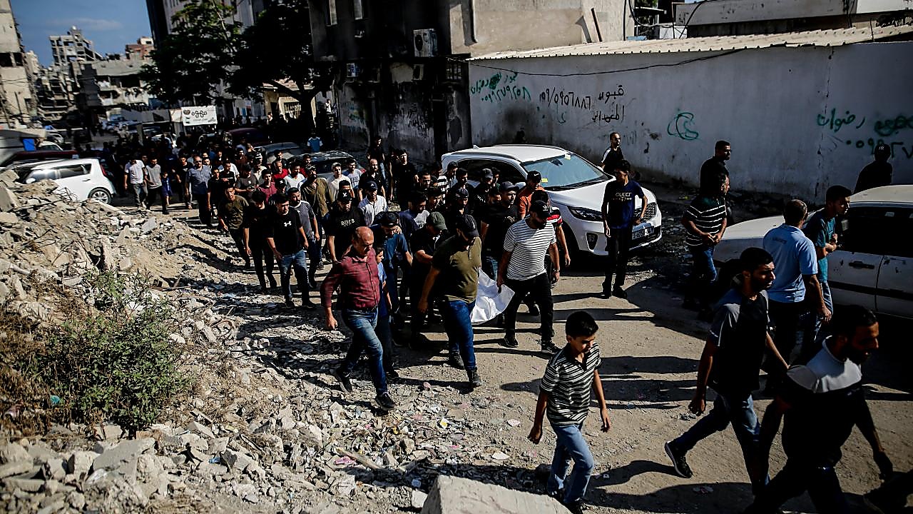 Filistin İnsan Hakları Merkezi: El Halil'de yaklaşık 2 bin 500 kişi zorla yerinden edildi