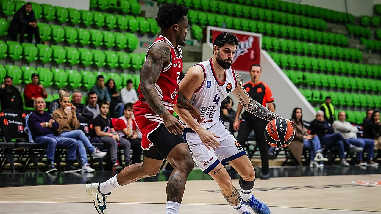 Anadolu Efes'ten farklı mağlubiyet!