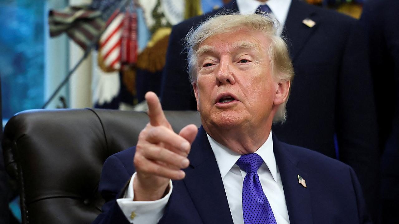 ABD Başkanı Donald Trump'ın BBC'ye açtığı hakaret davası eksik belgeler nedeniyle düşebilir