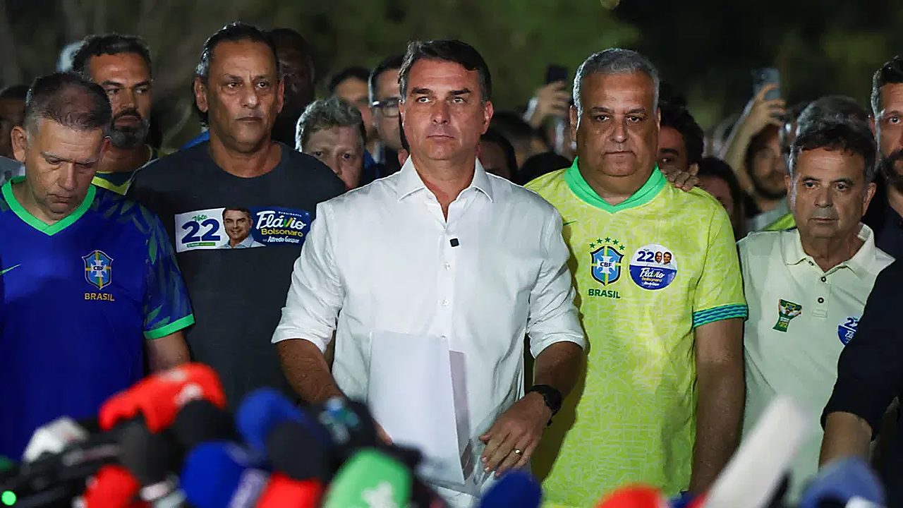 Lula'ya kaybeden Bolsonaro'nun ABD'ye kaçtığı iddia edildi