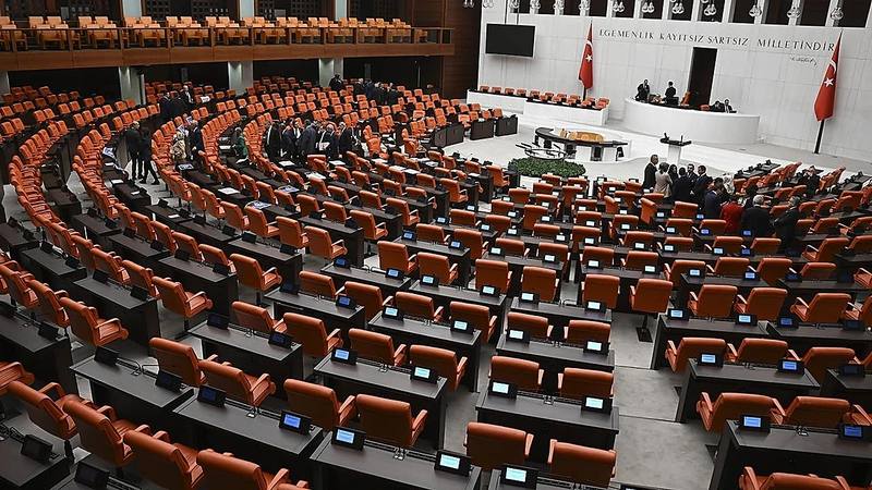 Son dakika... Bazı yatırım fonları hakkındaki kanun teklifi Meclis'te kabul edildi