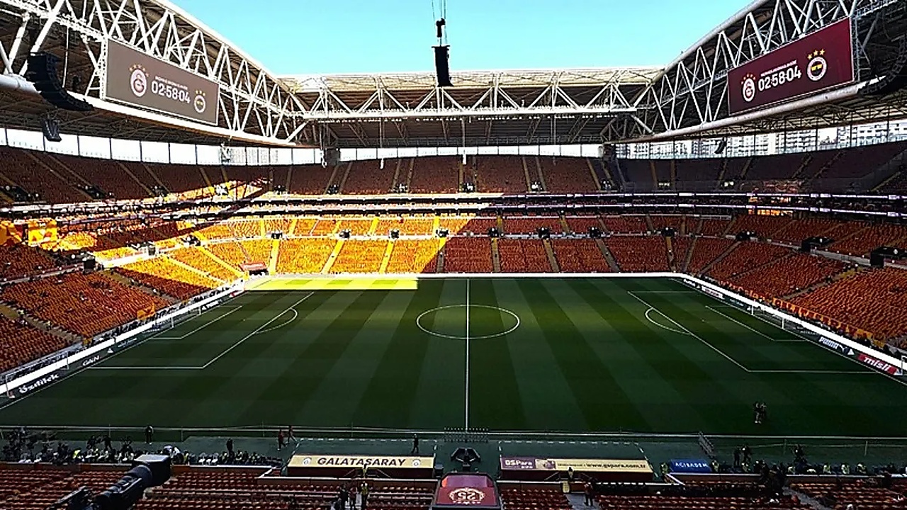 Galatasaray-Fenerbahçe derbisine scout akını! O yıldızları canlı izleyecekler