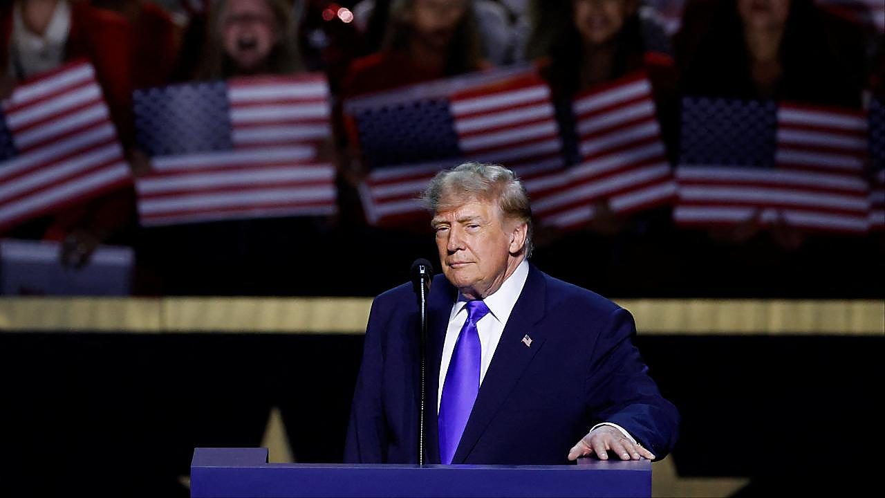 Neil Young, şarkısını mitinginde kullanan Trump'a dava açtı
