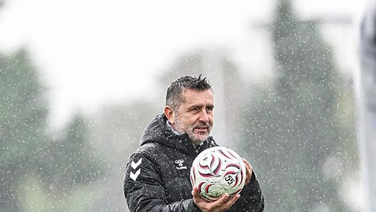 Samsunspor Teknik Direktörü Nenad Bjelica: Elimizdeki kadroya göre en iyi sistemi bulmaya çalışıyoruz