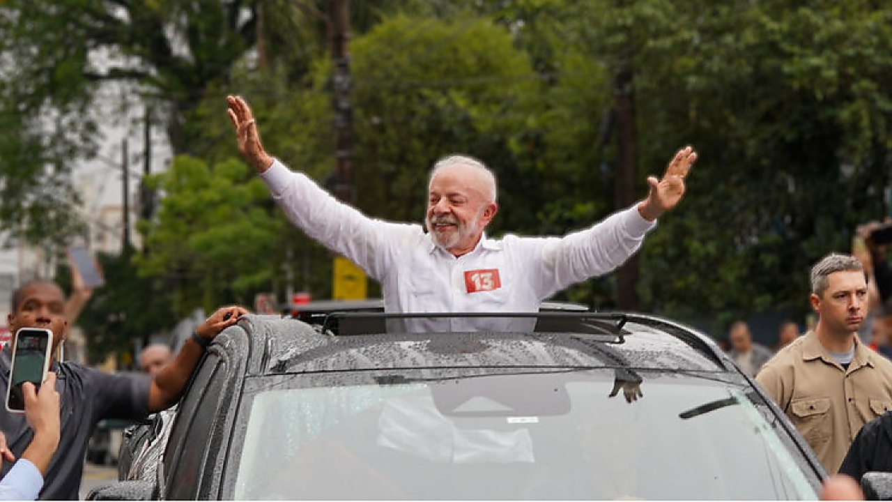 Brezilya'da seçimin galibi Lula da Silva